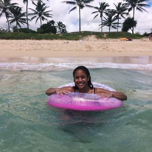 Meet your Posher, Camela